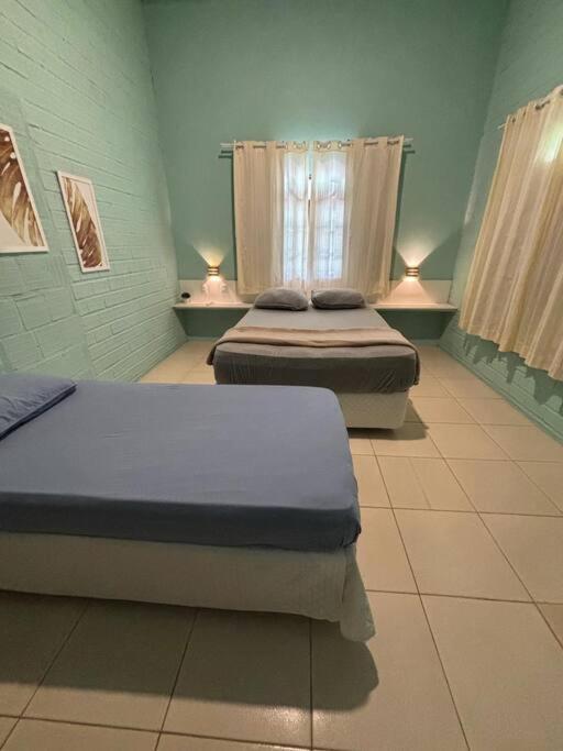 Ampla Casa De 3 Quartos Com Piscina