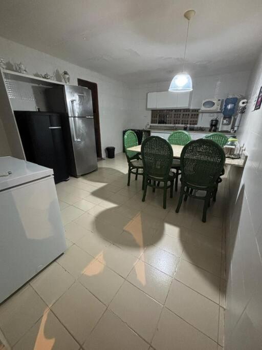 度假居 Ampla Casa De 3 Quartos Com Piscina